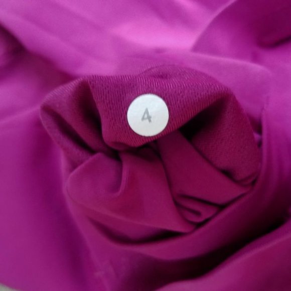 Lululemon Hot To Street Crop in Regal Plum, size 4 - Picture 7 of 12